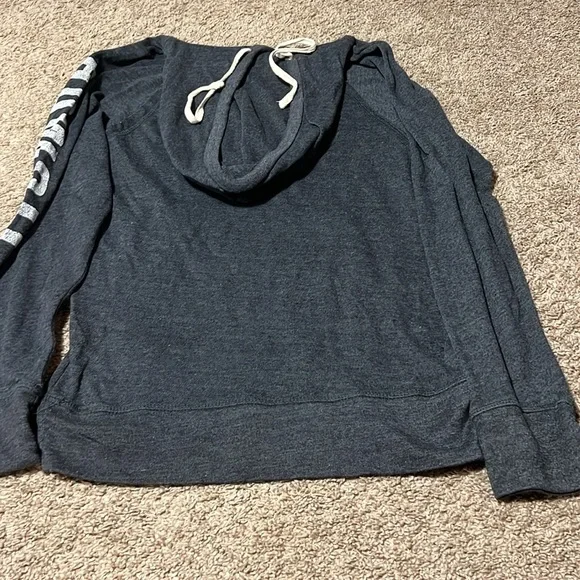 Kauai Hawaii Charcoal Hoodie, size small - Picture 4 of 4